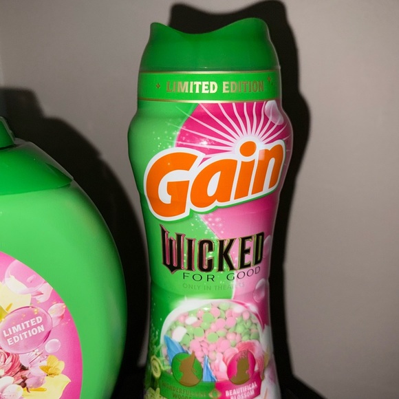 Limited Edition WICKED Gain Laundry Detergent Pods & Scent Beads - Picture 2 of 13